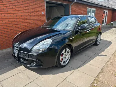 Gebraucht Alfa Romeo Giulietta Quadrifoglio Verde 235 PS (172 kW) 2011 Schwarz Kleinwagen