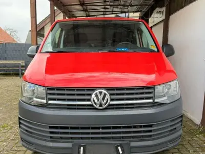 Gebraucht VW Transporter 101 PS (74 kW) 2016 Rot Van