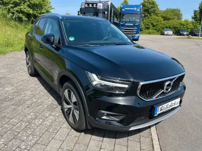 Gebraucht Volvo XC40 Momentum 150 PS (110 kW) 2020 Schwarz SUV