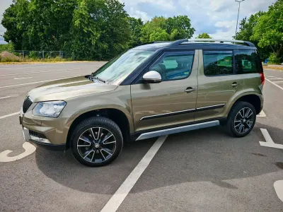 Gebraucht Skoda Yeti Adventure 140 PS (102 kW) 2015 Grün SUV