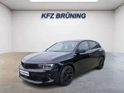 Gebraucht Opel Astra 179 PS (131 kW) 2022 Diamant schwarz metallic (metallic) Kleinwagen