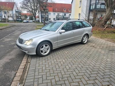 Silber Gebraucht 2003 Mercedes C180 Kombi | 2.000 €