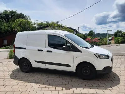 Gebraucht Ford Courier 101 PS (74 kW) 2019 Weiß Van / Kleinbus