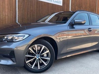 BMW 330e