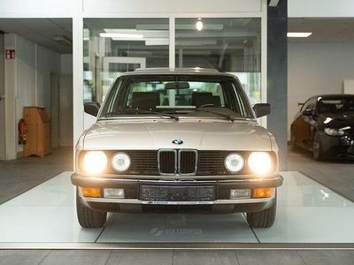 Gebraucht BMW 525 122 PS (89 kW) 1986 Gold Limousine