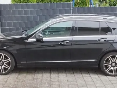 Gebraucht Mercedes C220 Avantgarde 170 PS (125 kW) 2013 Schwarz Limousine