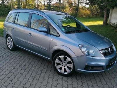 Usata Opel Zafira 105 CV (77 kW) 2006 Andere farben Monovolume