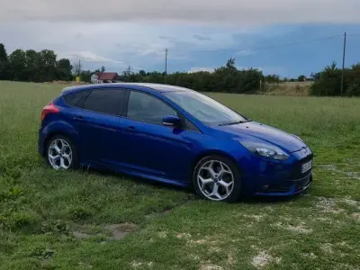 Gebraucht Ford Focus ST 250 PS (183 kW) 2012 Blau Limousine