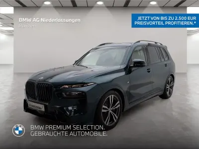 Gebraucht BMW X7 Executive 381 PS (280 kW) 2025 Gold SUV