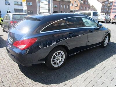 Gebraucht Mercedes CLA180 Shooting Brake 109 PS (80 kW) 2018 Blau Kombi