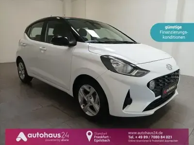 Gebraucht Hyundai i10 Trend 84 PS (61 kW) 2022 Weiß Kleinwagen