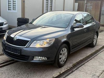 Gebraucht Skoda Octavia Ambiente 105 PS (77 kW) 2011 Grau Limousine