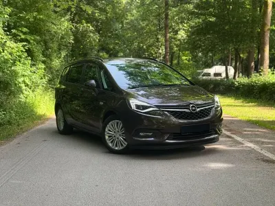 Gebraucht Opel Zafira 140 PS (102 kW) 2016 Braun Van / Kleinbus