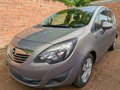 Używany Opel Meriva Innovation 140 KM (102 kW) 2011 Brązowy Minivan