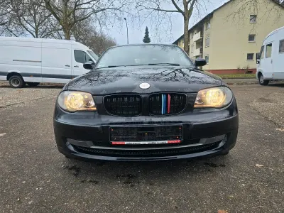 Gebraucht BMW 116 122 PS (89 kW) 2007 Schwarz Kleinwagen