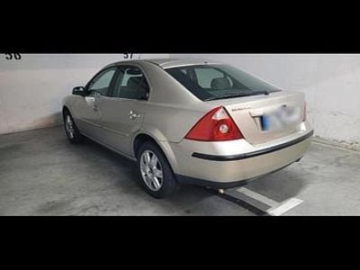Usata Ford Mondeo Ghia 125 CV (91 kW) 2005 Beige Berlina