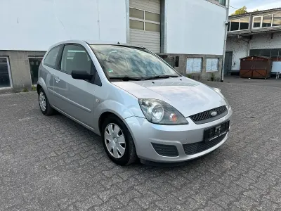 Gebraucht Ford Fiesta 60 PS (44 kW) 2007 Silber Kleinwagen