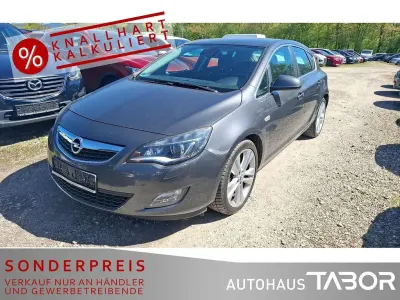 Używany Opel Astra Cosmo 116 KM (85 kW) 2009 Szary Sedan/Limuzyna