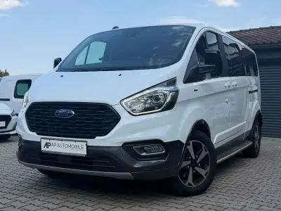 Gebraucht Ford Tourneo Active 131 PS (96 kW) 2022 Weiß Van / Kleinbus