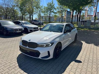 Używany BMW 330 Comfort Edition 245 KM (180 kW) 2024 Biały Sedan/Limuzyna