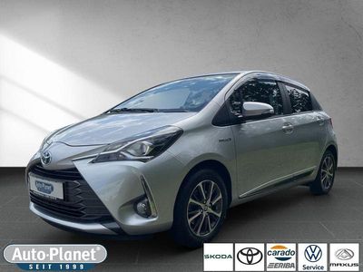 Gebraucht Toyota Yaris Hybrid Team 101 PS (74 kW) 2020 Silber Kleinwagen