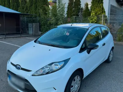 Gebraucht Ford Fiesta 60 PS (44 kW) 2009 Weiß Kleinwagen