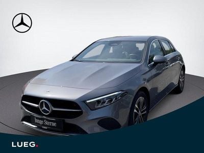 Grau Gebraucht 2024 Mercedes A180 Advanced Limousine | 25.900 € (Guter Preis)