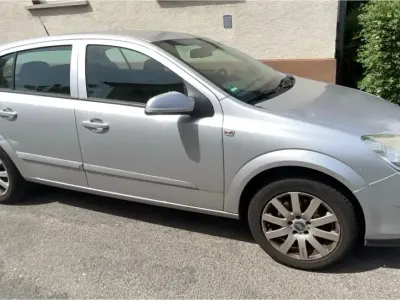 Gebraucht Opel Astra 116 PS (85 kW) 2007 Grau Limousine