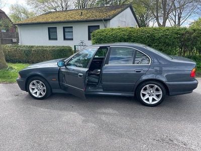 BMW 525