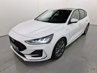 Używany Ford Focus ST-Line 125 KM (91 kW) 2024 Biały Sedan/Limuzyna