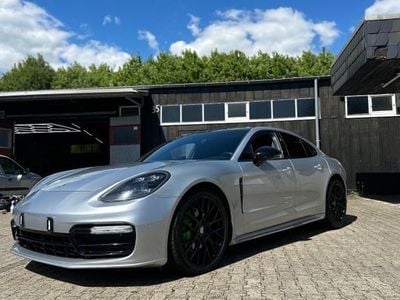 Porsche Panamera 4