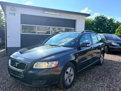 Gebraucht Volvo V50 Momentum 109 PS (80 kW) 2009 Grau Kombi