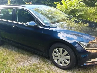 Gebraucht VW Passat Trendline 120 PS (88 kW) 2016 Blau Kombi