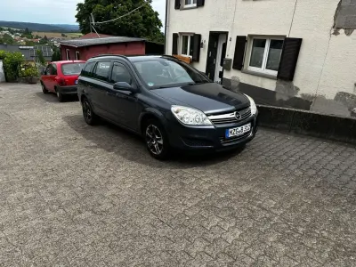 Gebraucht Opel Astra 116 PS (85 kW) 2008 Grau Limousine