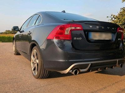 Gebraucht Volvo S60 R-Design 163 PS (119 kW) 2013 Blau Limousine