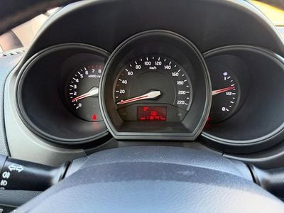 Second-hand Kia Rio 110 CP (80 kW) 2012 Alb Hatchback