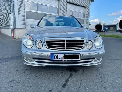 Gebraucht Mercedes E240 Avantgarde 177 PS (130 kW) 2004 Silber Limousine