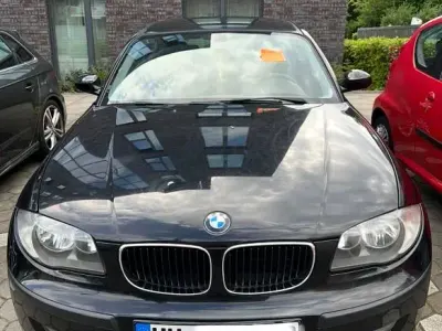 Gebraucht BMW 116 122 PS (89 kW) 2008 Schwarz Kleinwagen