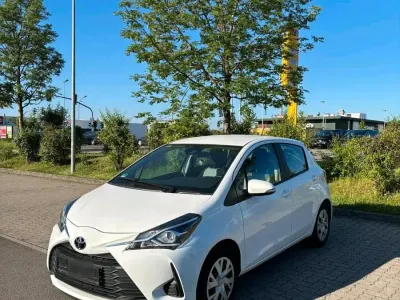 Gebraucht Toyota Yaris 69 PS (50 kW) 2017 Weiß Kleinwagen