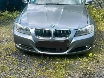 Gebraucht BMW 325 218 PS (160 kW) 2009 Grau Limousine