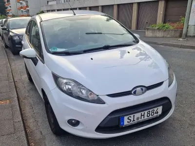 Gebraucht Ford Fiesta Titanium 82 PS (60 kW) 2009 Weiß Limousine