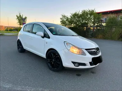 Używany Opel Corsa 87 KM (63 kW) 2011 Biały Hatchback
