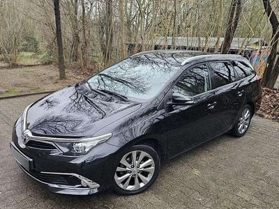 Gebraucht Toyota Auris Executive 116 PS (85 kW) 2015 Limousine