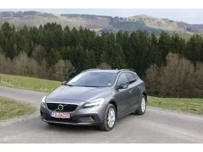 Gebraucht Volvo V40 CC Plus 150 PS (110 kW) 2015 Grau Kombi