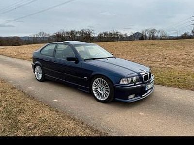 BMW 323