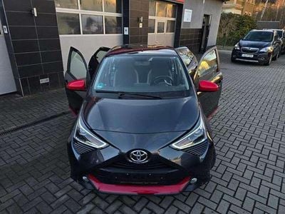 Gebraucht Toyota Aygo X-play 72 PS (52 kW) 2019 Rauchgrau mica Kleinwagen