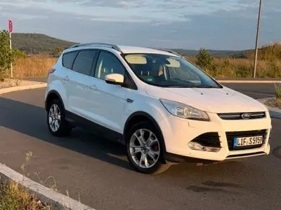Gebraucht Ford Kuga Titanium 140 PS (102 kW) 2013 Weiß SUV
