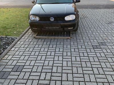 Schwarz Gebraucht 1999 VW Golf IV Kleinwagen | 1.400 € (Fairer Preis)