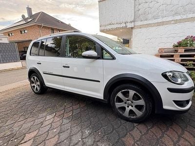 VW Touran Cross