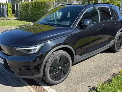 Usata Volvo EX40 Ultra 185 kW (252 CV) 2023 Nero SUV
